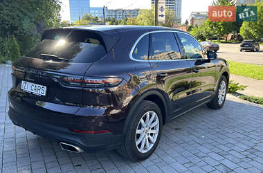 Внедорожник / Кроссовер Porsche Cayenne 2018 в 