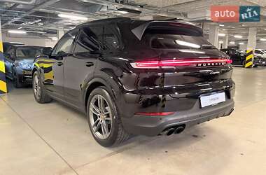 Внедорожник / Кроссовер Porsche Cayenne 2023 в 