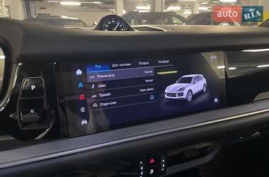 Внедорожник / Кроссовер Porsche Cayenne 2023 в 