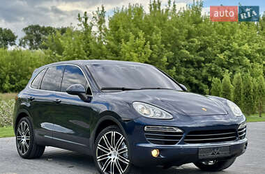 Позашляховик / Кросовер Porsche Cayenne 2012 в 