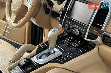Позашляховик / Кросовер Porsche Cayenne 2012 в 