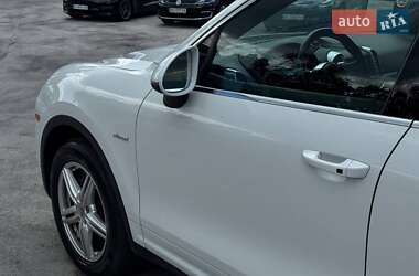 Внедорожник / Кроссовер Porsche Cayenne 2015 в 