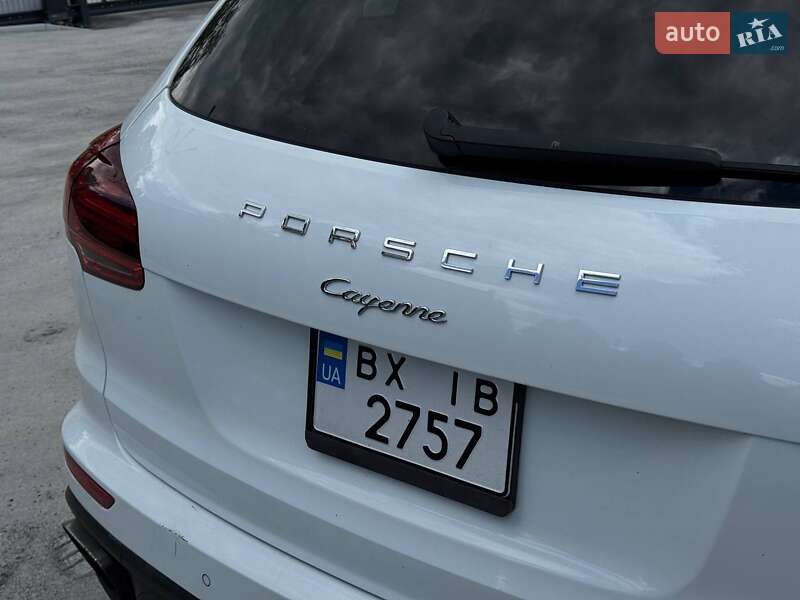 Позашляховик / Кросовер Porsche Cayenne 2015 в Кам'янець-Подільському