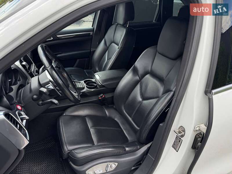 Позашляховик / Кросовер Porsche Cayenne 2015 в Кам'янець-Подільському