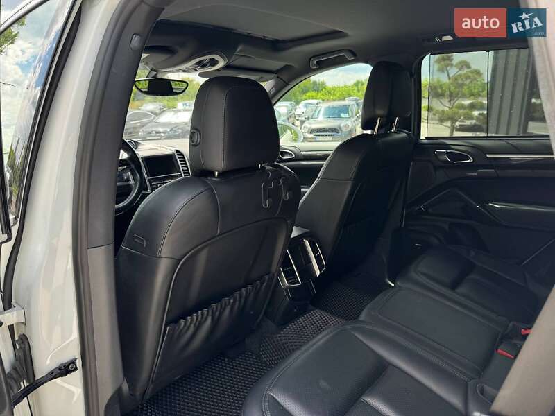 Позашляховик / Кросовер Porsche Cayenne 2015 в Кам'янець-Подільському