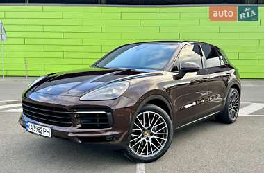 Внедорожник / Кроссовер Porsche Cayenne 2018 в 