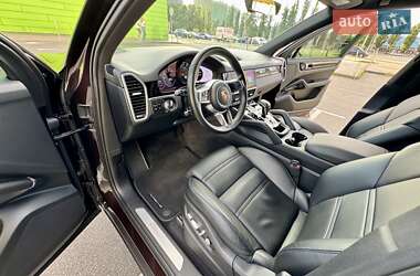 Внедорожник / Кроссовер Porsche Cayenne 2018 в 
