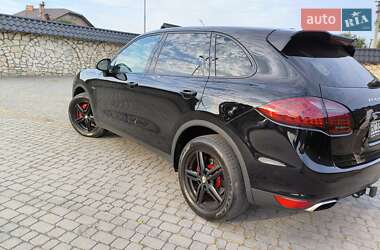 Позашляховик / Кросовер Porsche Cayenne 2013 в 