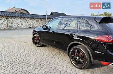 Позашляховик / Кросовер Porsche Cayenne 2013 в 