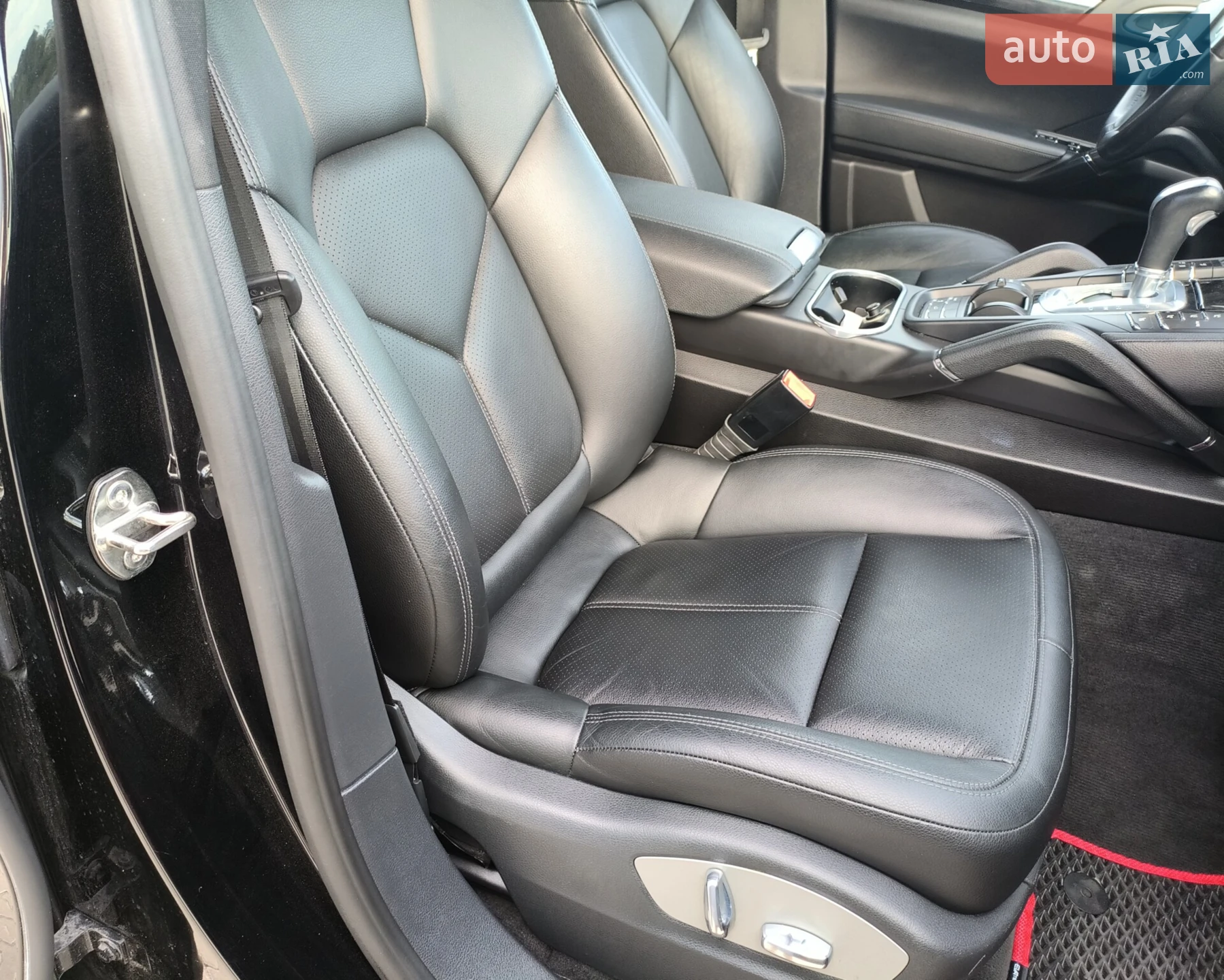 2013 Porsche Cayenne - мініатюра 28
