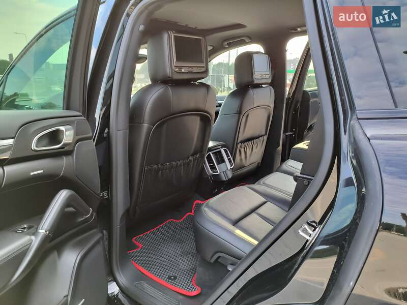 Внедорожник / Кроссовер Porsche Cayenne 2013 в Львове