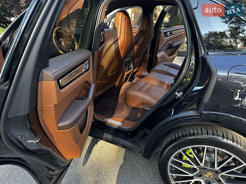 Позашляховик / Кросовер Porsche Cayenne 2018 в Києві
