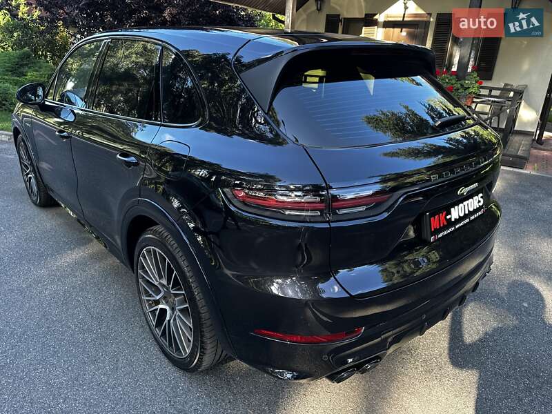Позашляховик / Кросовер Porsche Cayenne 2018 в Києві