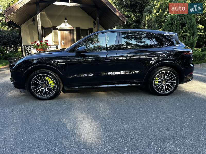 Позашляховик / Кросовер Porsche Cayenne 2018 в Києві