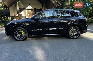Внедорожник / Кроссовер Porsche Cayenne 2018 в 