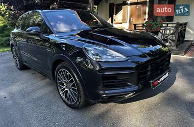 Внедорожник / Кроссовер Porsche Cayenne 2018 в Киеве