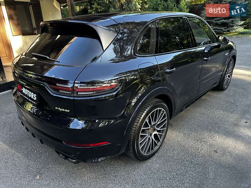 Позашляховик / Кросовер Porsche Cayenne 2018 в Києві
