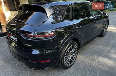 Внедорожник / Кроссовер Porsche Cayenne 2018 в 