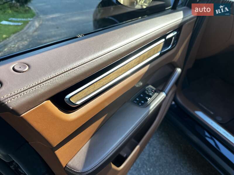 Позашляховик / Кросовер Porsche Cayenne 2018 в Києві
