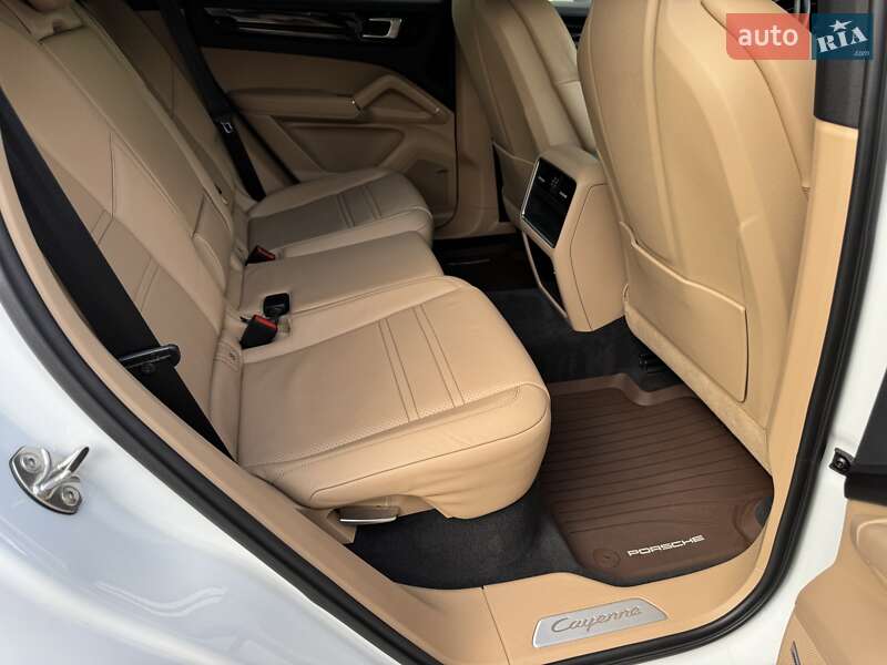 Позашляховик / Кросовер Porsche Cayenne 2019 в Стрию