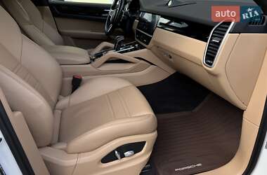 Внедорожник / Кроссовер Porsche Cayenne 2019 в 