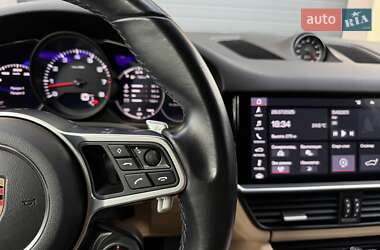 Внедорожник / Кроссовер Porsche Cayenne 2019 в 