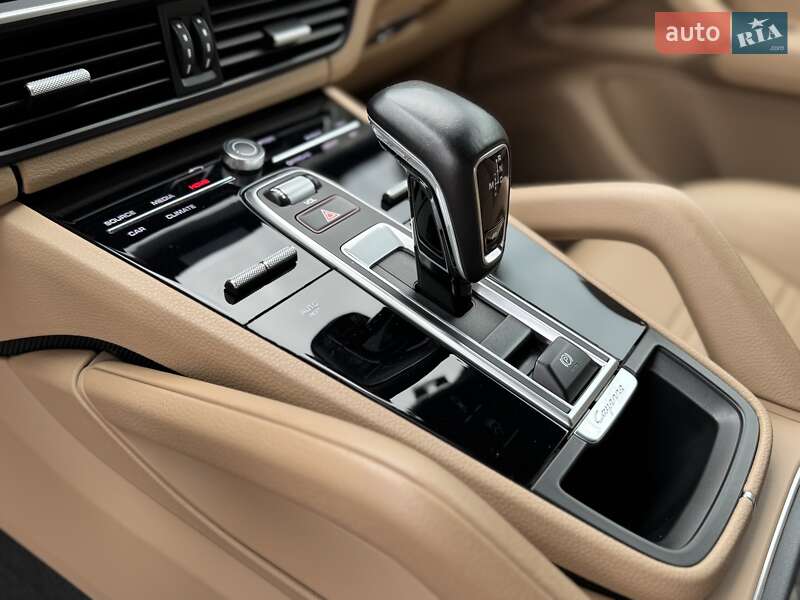 Позашляховик / Кросовер Porsche Cayenne 2019 в Стрию