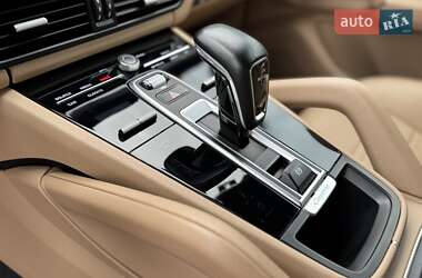 Внедорожник / Кроссовер Porsche Cayenne 2019 в 