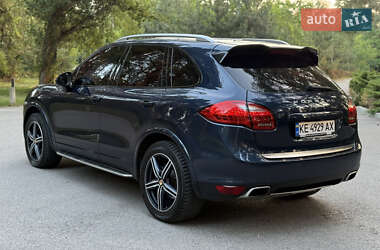 Внедорожник / Кроссовер Porsche Cayenne 2012 в 
