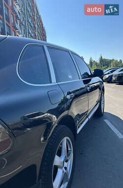 Внедорожник / Кроссовер Porsche Cayenne 2005 в 