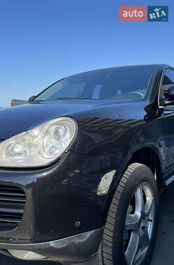 Внедорожник / Кроссовер Porsche Cayenne 2005 в 