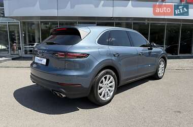 Внедорожник / Кроссовер Porsche Cayenne 2018 в 