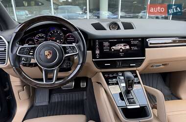 Внедорожник / Кроссовер Porsche Cayenne 2018 в 
