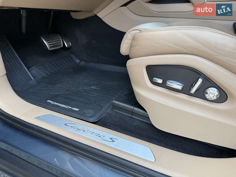 Внедорожник / Кроссовер Porsche Cayenne 2018 в Днепре