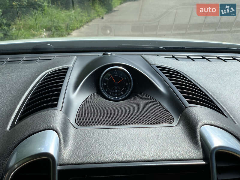 Позашляховик / Кросовер Porsche Cayenne 2015 в Рівному