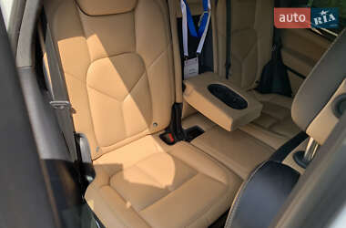 Внедорожник / Кроссовер Porsche Cayenne 2015 в 