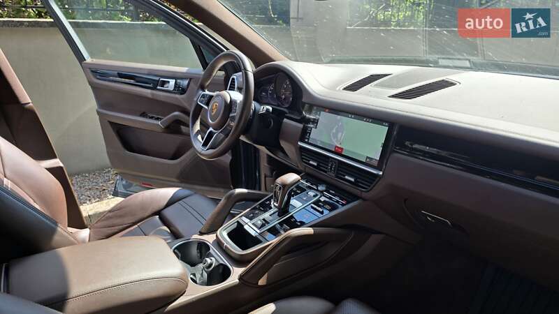 Внедорожник / Кроссовер Porsche Cayenne 2019 в Киеве