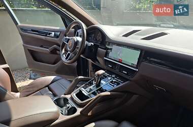 Внедорожник / Кроссовер Porsche Cayenne 2019 в 