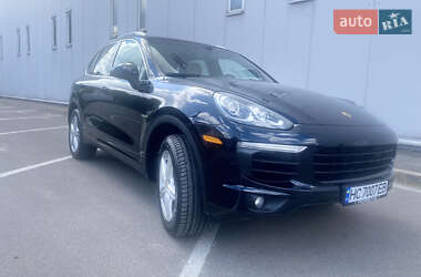 Внедорожник / Кроссовер Porsche Cayenne 2016 в 