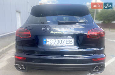 Внедорожник / Кроссовер Porsche Cayenne 2016 в 