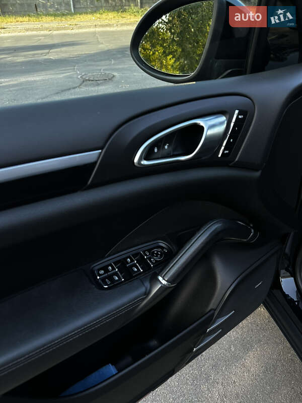 Внедорожник / Кроссовер Porsche Cayenne 2012 в Кривом Роге фото 21 Внедорожник / Кроссовер Porsche Cayenne 2012 в Кривом Роге