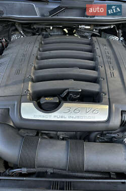 Позашляховик / Кросовер Porsche Cayenne 2012 в 