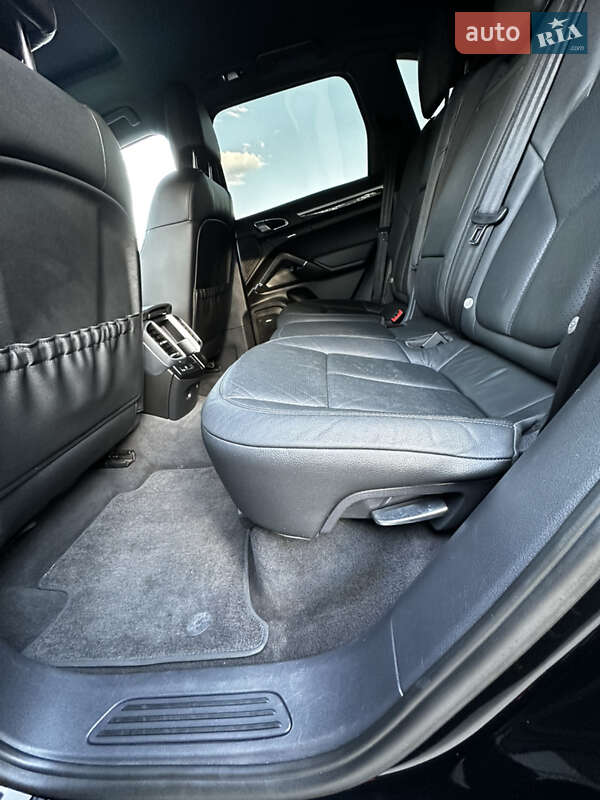 Внедорожник / Кроссовер Porsche Cayenne 2012 в Кривом Роге фото 24 Внедорожник / Кроссовер Porsche Cayenne 2012 в Кривом Роге