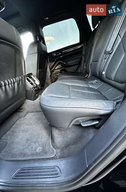 Позашляховик / Кросовер Porsche Cayenne 2012 в 