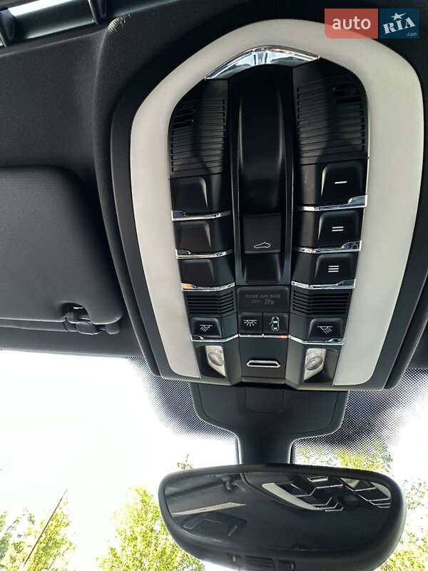 Внедорожник / Кроссовер Porsche Cayenne 2012 в Кривом Роге фото 30 Внедорожник / Кроссовер Porsche Cayenne 2012 в Кривом Роге