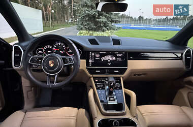 Внедорожник / Кроссовер Porsche Cayenne 2019 в 