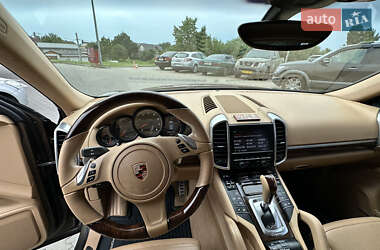 Внедорожник / Кроссовер Porsche Cayenne 2012 в 