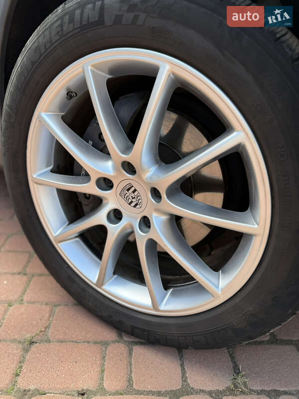 Позашляховик / Кросовер Porsche Cayenne 2019 в Фастові
