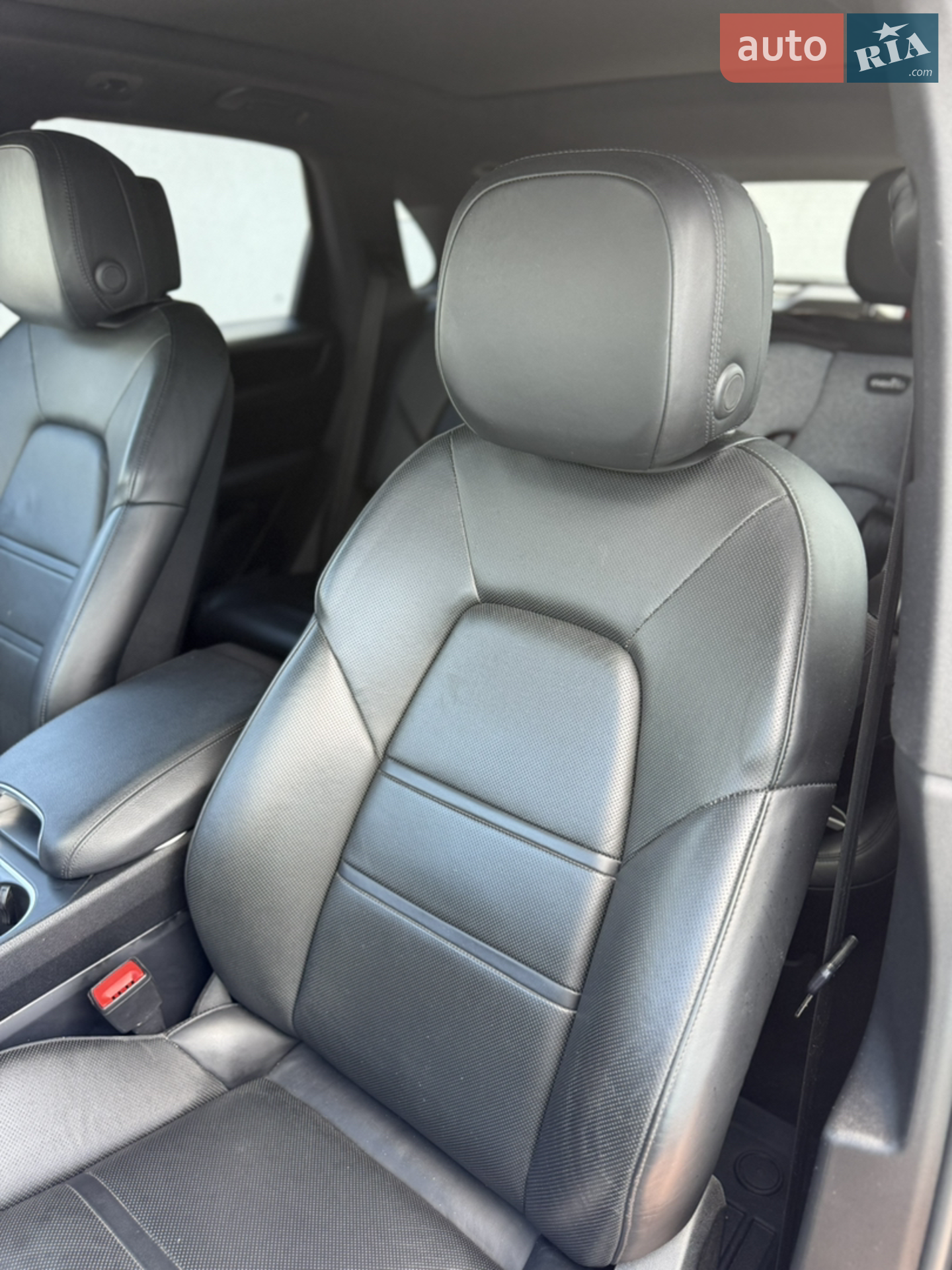 2019 Porsche Cayenne - мініатюра 17