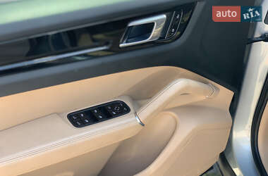 Внедорожник / Кроссовер Porsche Cayenne 2020 в 